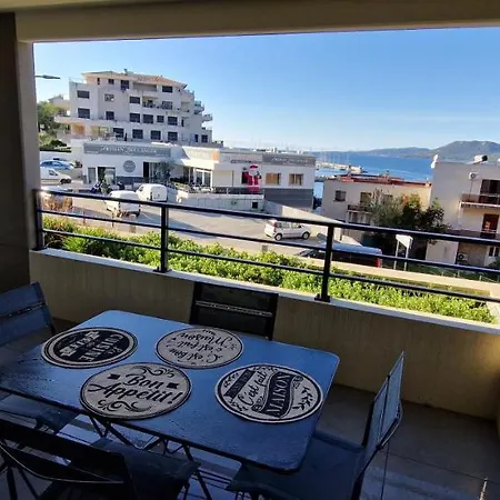 T2 Fronte Di Mare De Standing En Bord De Et Du Centre Du Village De *