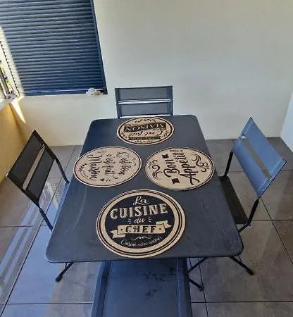 T2 Fronte Di Mare De Standing En Bord De Et Du Centre Du Village De Propriano (Corsica)