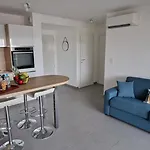 T2 Fronte Di Mare De Standing Front De Centre De Apartment *