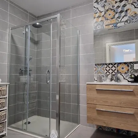 T2 Fronte Di Mare De Standing En Bord De Et Du Centre Du Village De Appartement