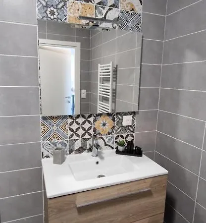 T2 Fronte Di Mare De Standing En Bord De Et Du Centre Du Village De Appartement Propriano (Corsica)