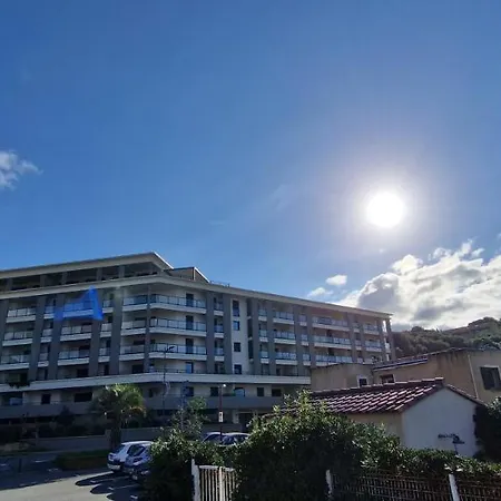 Apartment T2 Fronte Di Mare De Standing En Bord De Et Du Centre Du Village De *
